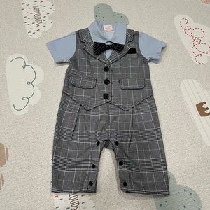 Dressy suit 6-12m